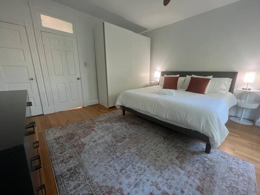 3-Bedroom House With Cute Patio Explore Dc On Foot Вашингтон Экстерьер фото