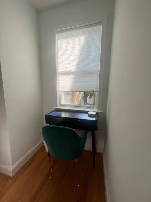 3-Bedroom House With Cute Patio Explore Dc On Foot Вашингтон Экстерьер фото