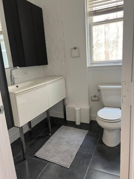 3-Bedroom House With Cute Patio Explore Dc On Foot Вашингтон Экстерьер фото